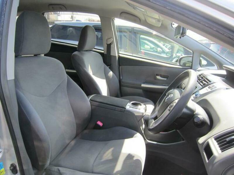PRIUS ALPHA