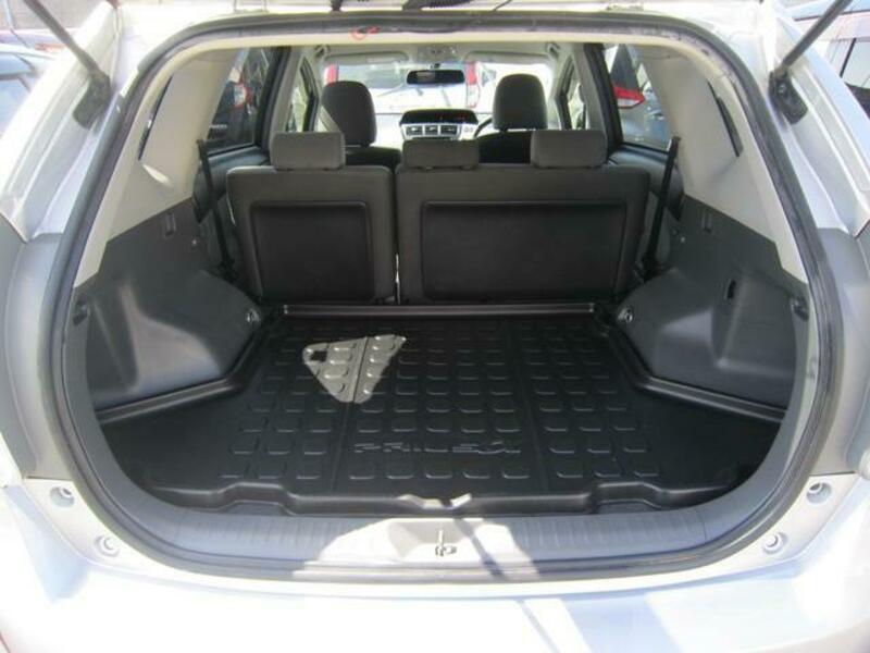 PRIUS ALPHA