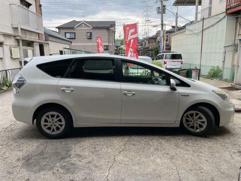 PRIUS ALPHA