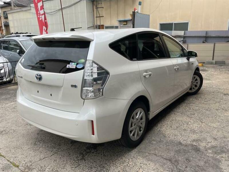 PRIUS ALPHA