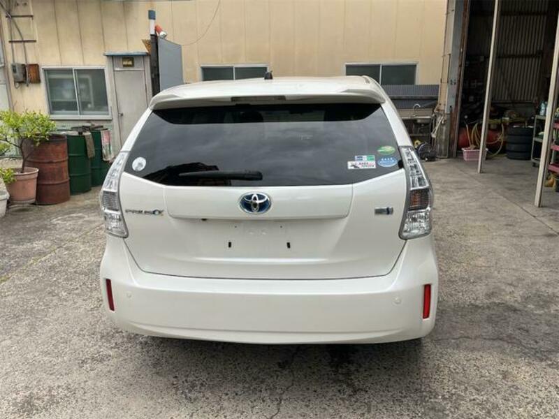 PRIUS ALPHA
