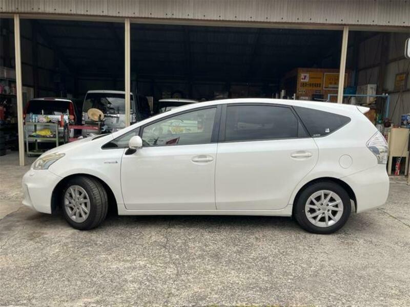 PRIUS ALPHA