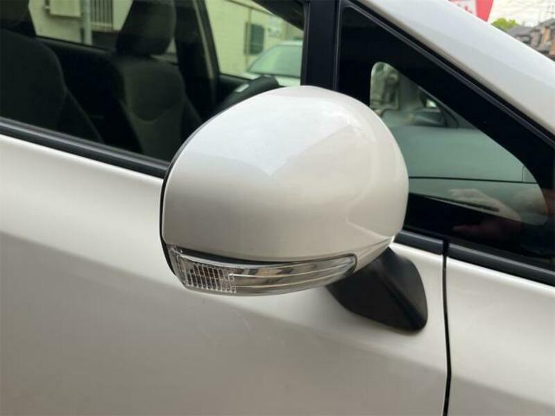 PRIUS ALPHA