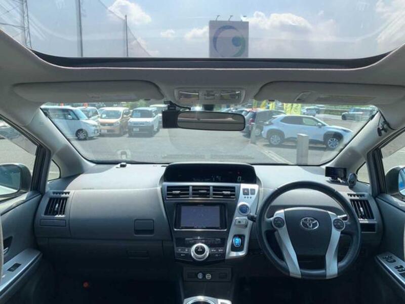 PRIUS ALPHA