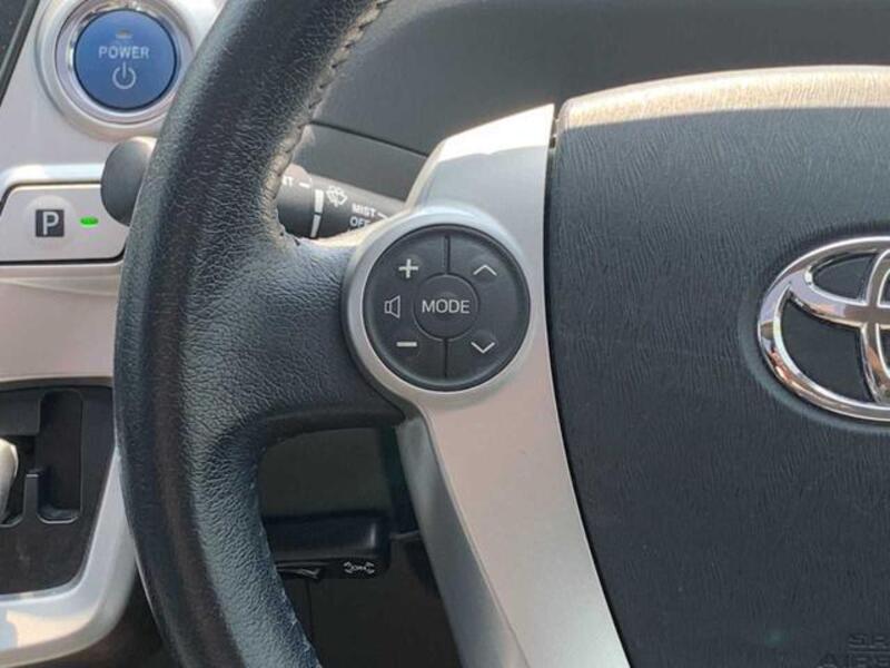 PRIUS ALPHA