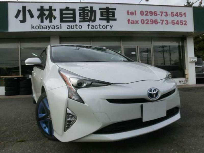 TOYOTA PRIUS