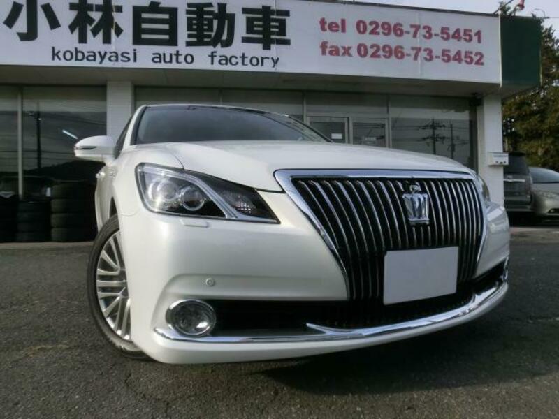TOYOTA CROWN MAJESTA