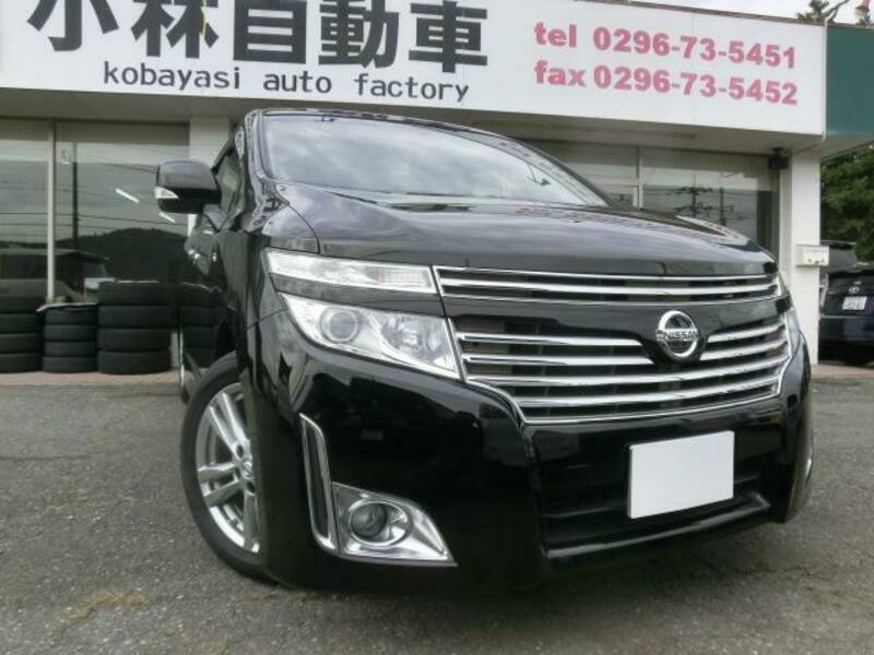 NISSAN ELGRAND
