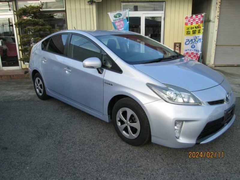 TOYOTA PRIUS