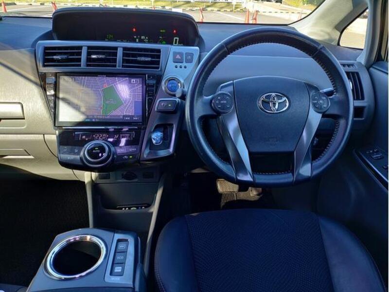 PRIUS ALPHA