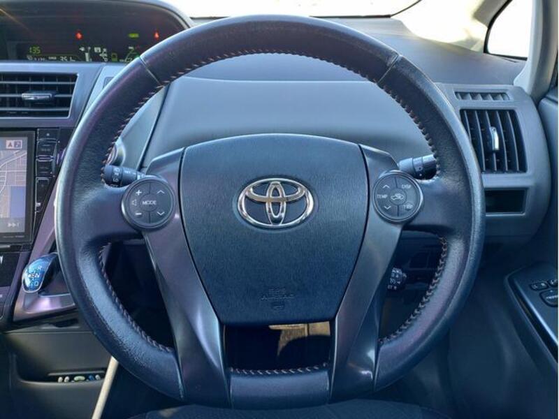 PRIUS ALPHA