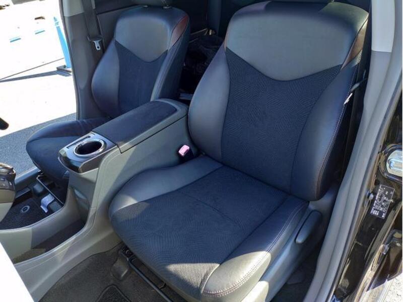 PRIUS ALPHA