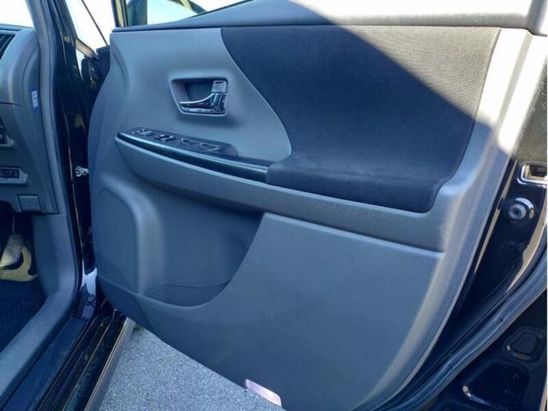 PRIUS ALPHA
