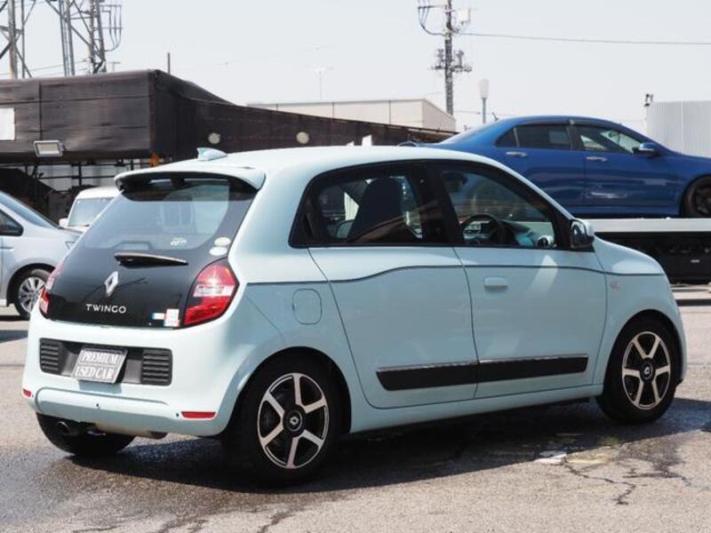 TWINGO