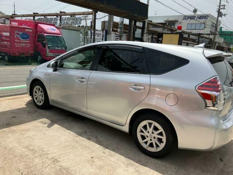 PRIUS ALPHA