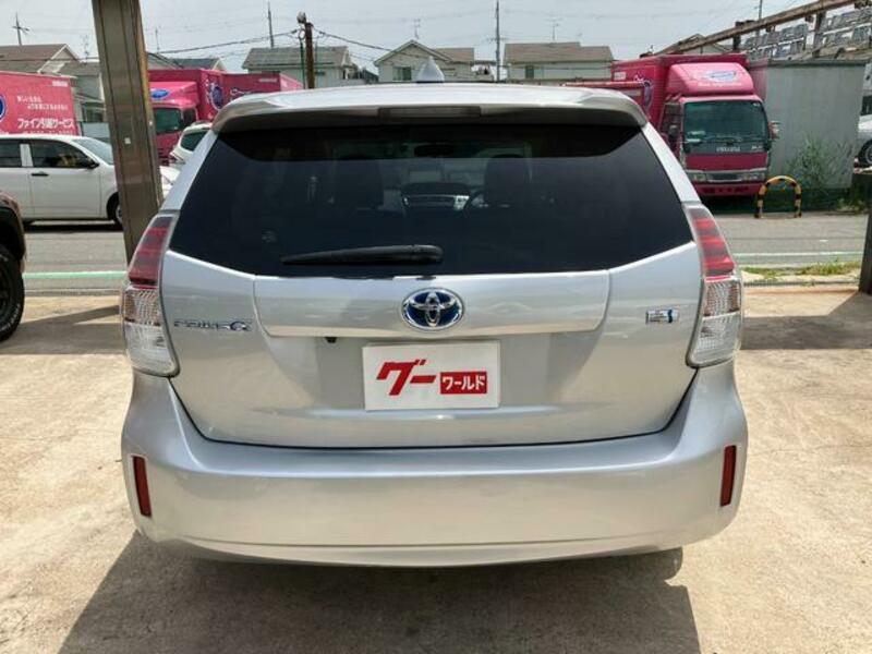 PRIUS ALPHA