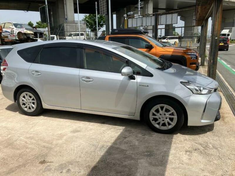 PRIUS ALPHA