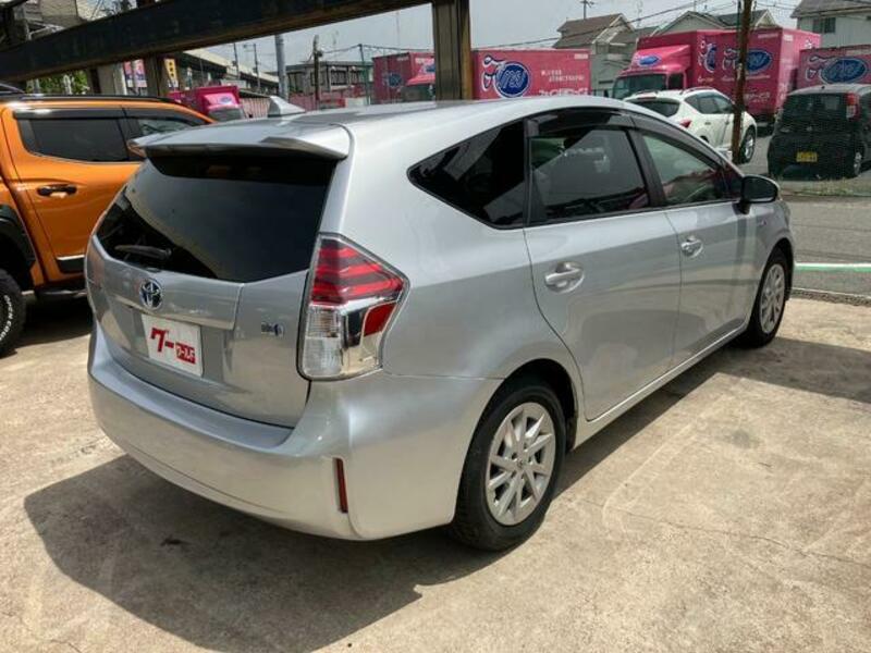 PRIUS ALPHA