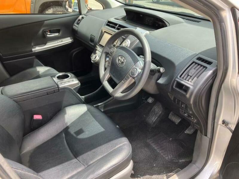 PRIUS ALPHA