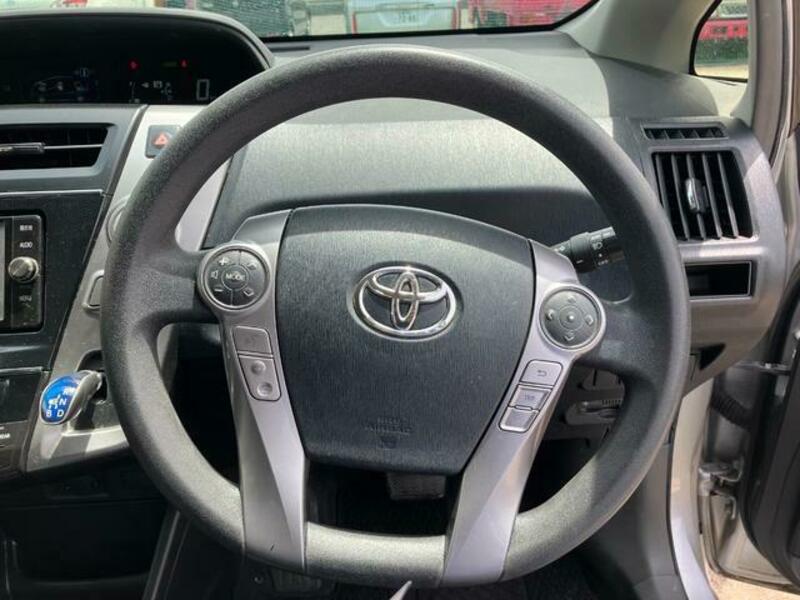 PRIUS ALPHA