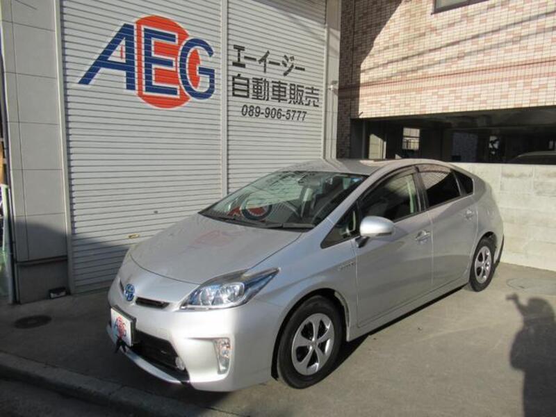 TOYOTA PRIUS