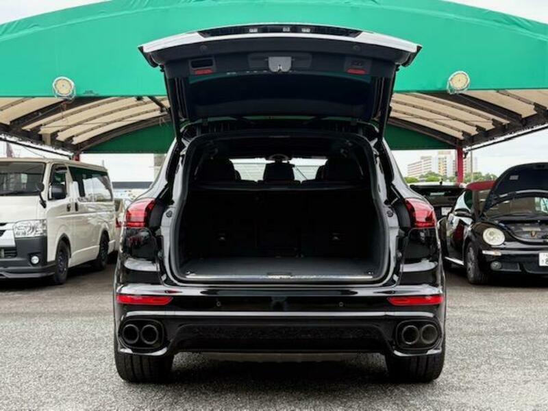 CAYENNE