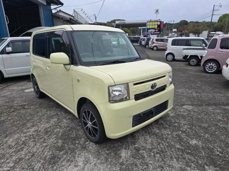 TOYOTA PIXIS SPACE