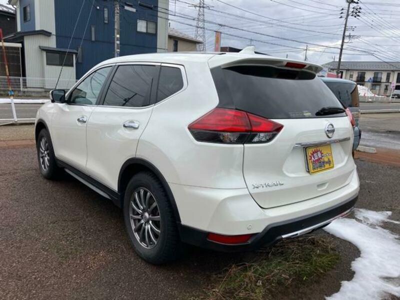 X-TRAIL