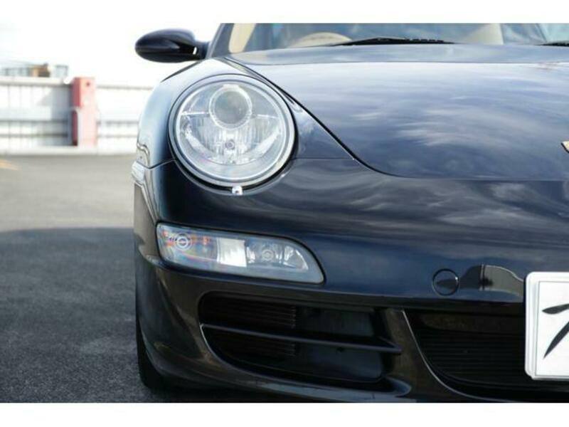 911
