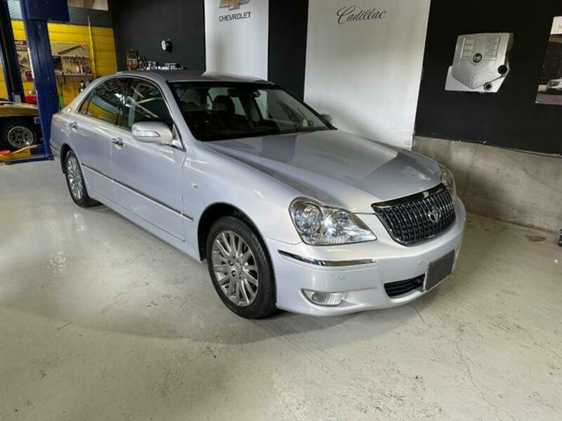TOYOTA CROWN MAJESTA
