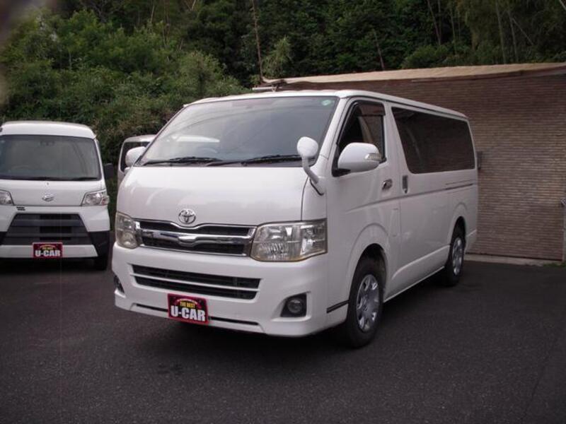 TOYOTA HIACE VAN