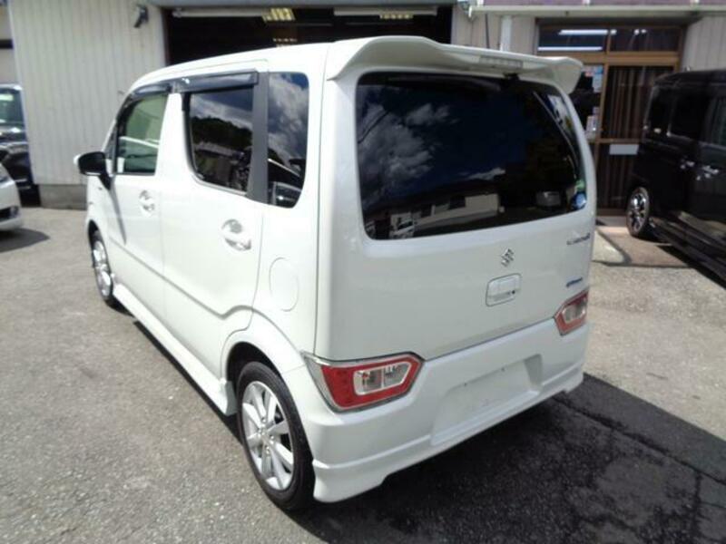 WAGON R