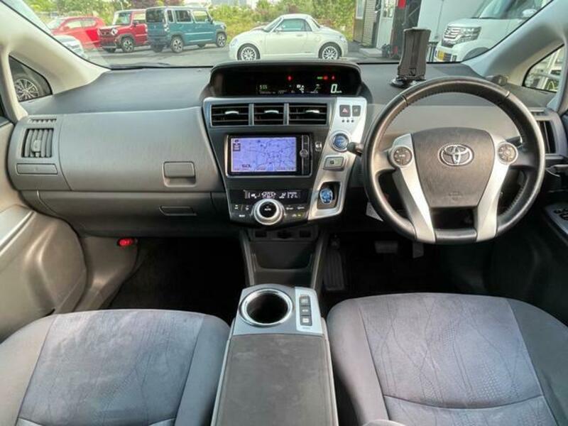 PRIUS ALPHA