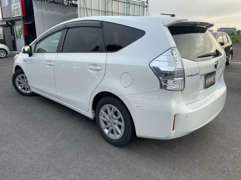 PRIUS ALPHA