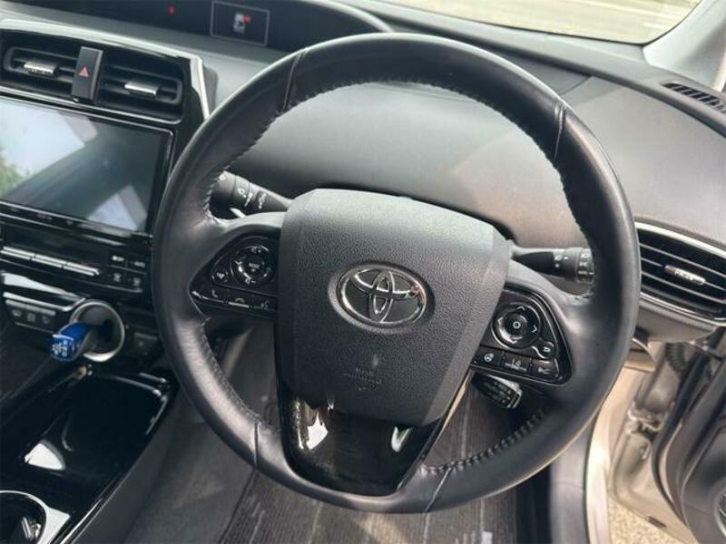 PRIUS PHV