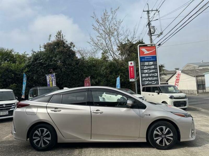 PRIUS PHV