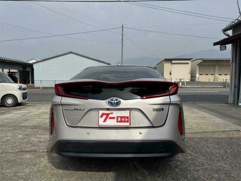 PRIUS PHV