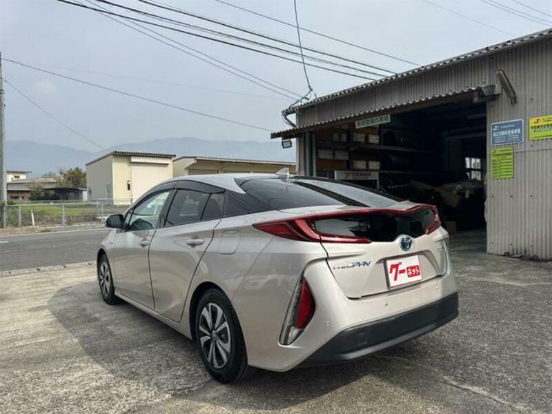 PRIUS PHV