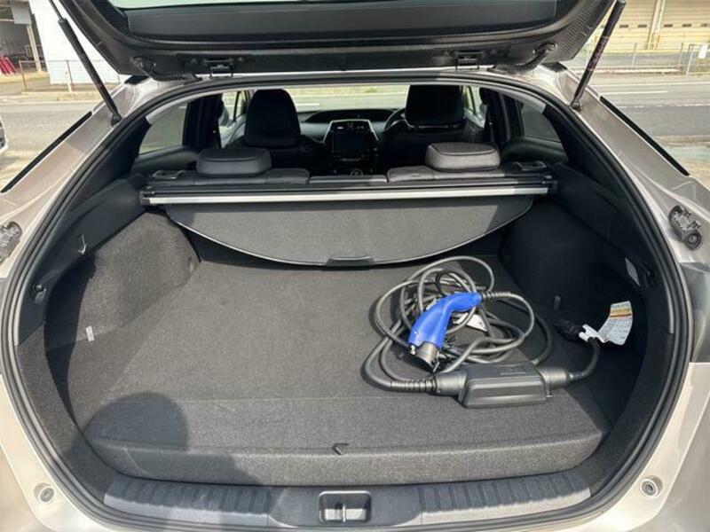 PRIUS PHV