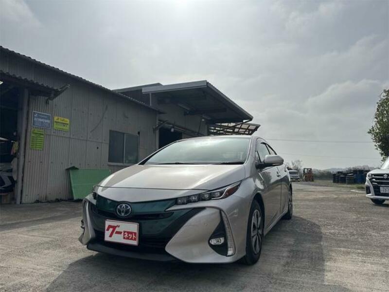 TOYOTA PRIUS PHV