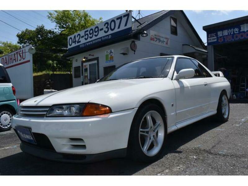 NISSAN SKYLINE