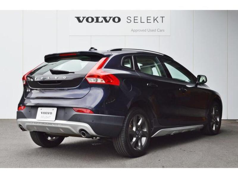 V40