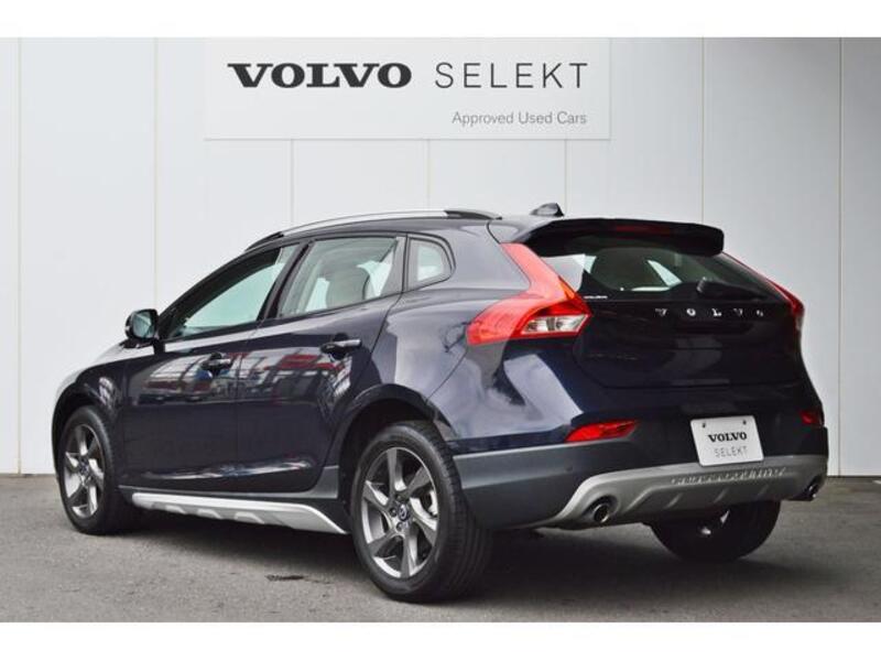 V40