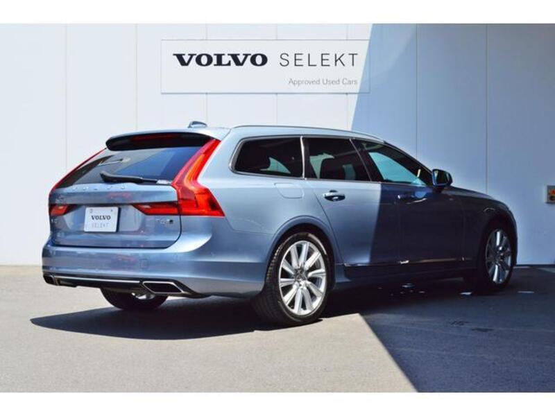 V90
