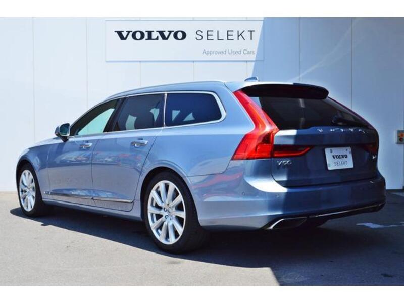 V90
