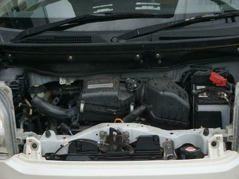 N BOX