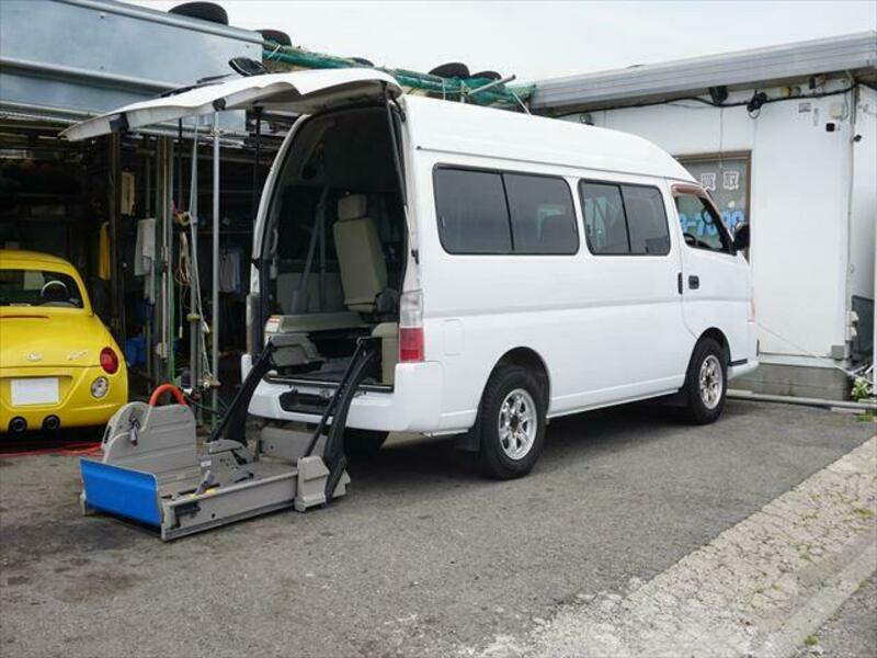 CARAVAN BUS