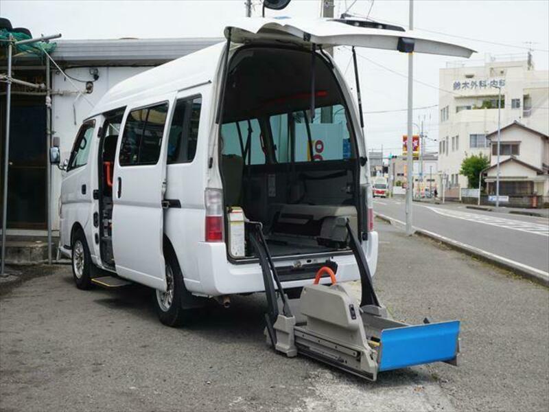 CARAVAN BUS