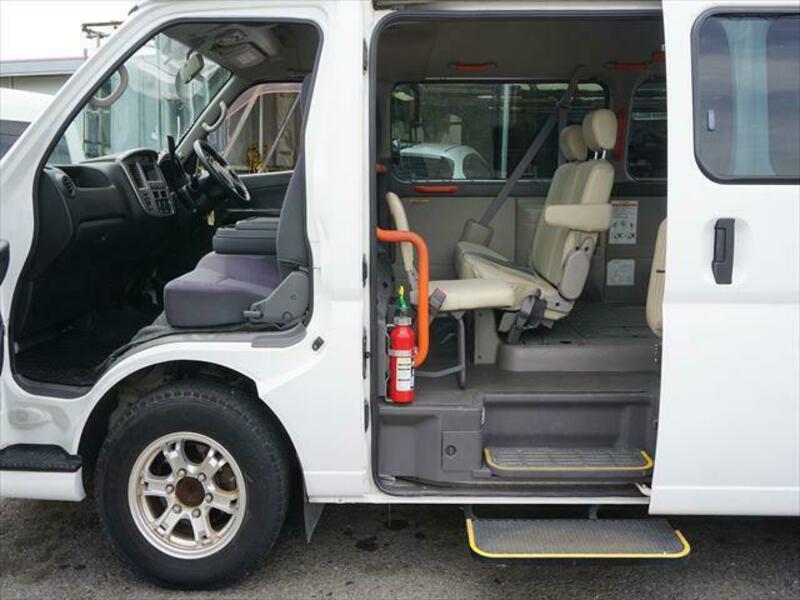 CARAVAN BUS