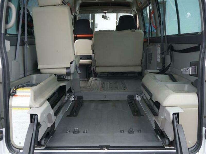 CARAVAN BUS